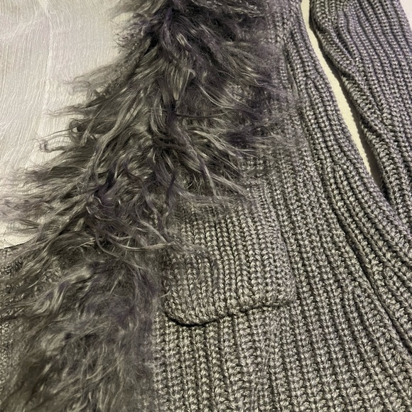 Mongolian lamb grey cardigan - Picture 9 of 14